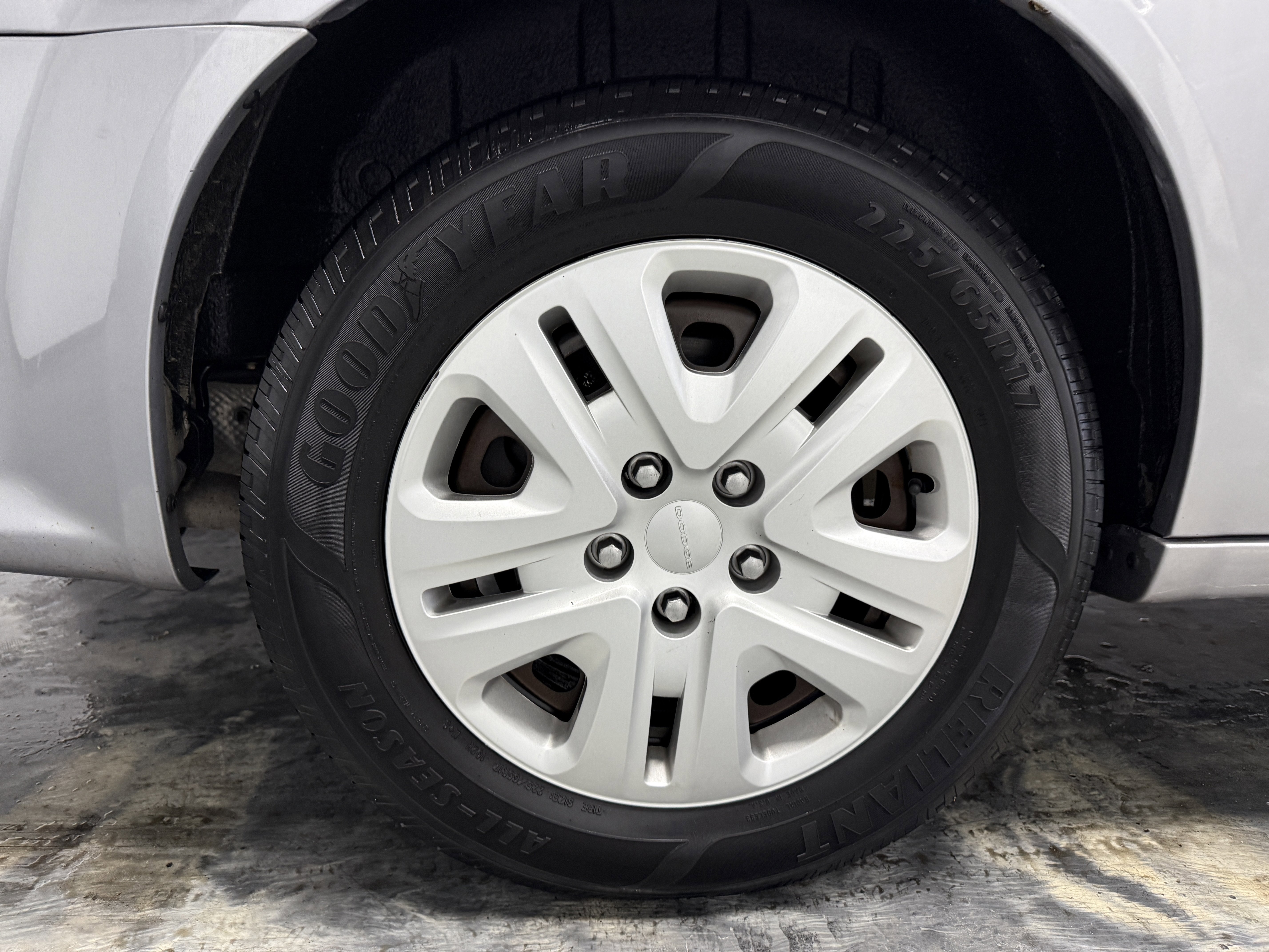 Used 2017 Dodge Grand Caravan SE w/ Power Window Group image 28