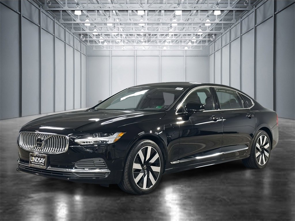 Used 2025 Volvo S90 T8 Plus image 1