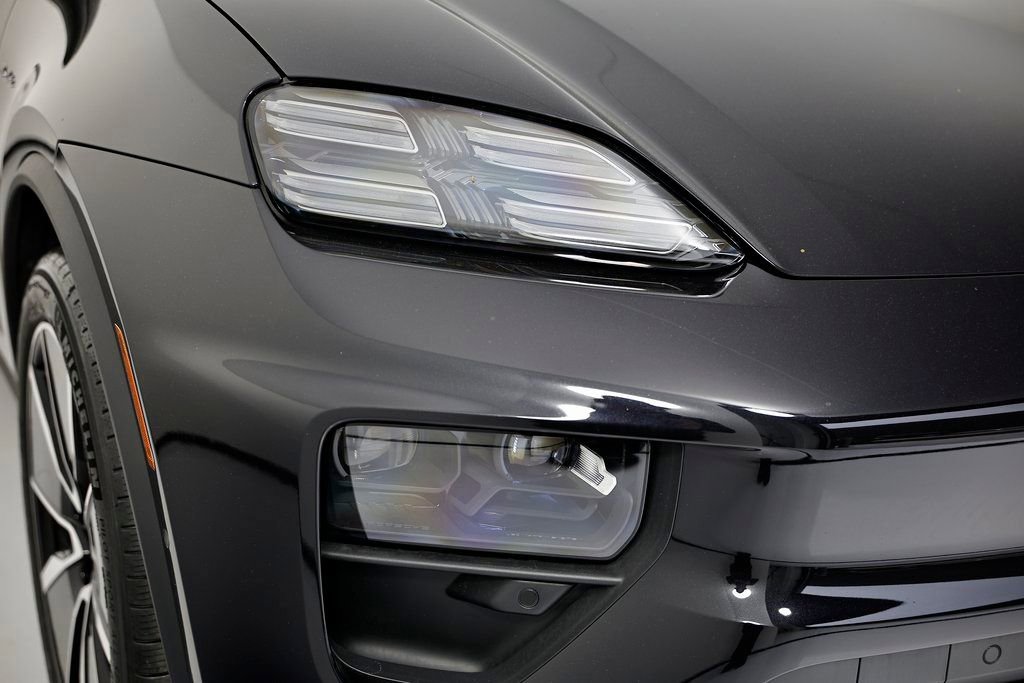 New 2026 Porsche Macan Electric image 18