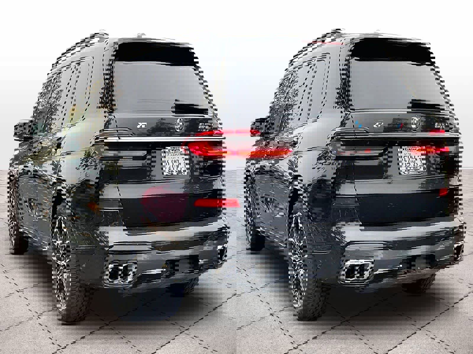 Used 2025 BMW X7 M60i image 12