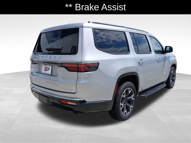 Used 2023 Jeep Wagoneer Series III w/ Preferred Equipment Group AWD/4WD image 7