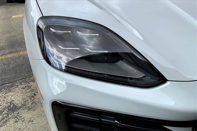 New 2026 Porsche Cayenne Coupe image 18