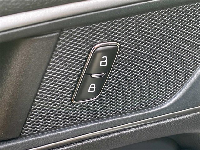 Used 2023 Ford Edge SE w/ Black Appearance Package image 14