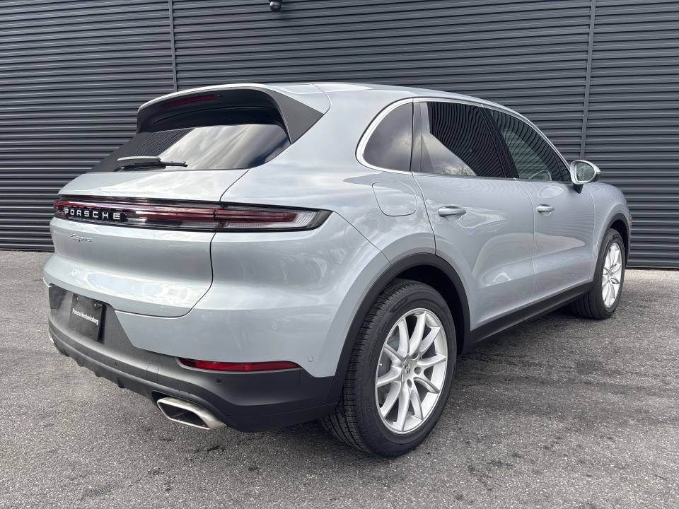 Certified 2026 Porsche Cayenne AWD/4WD image 5