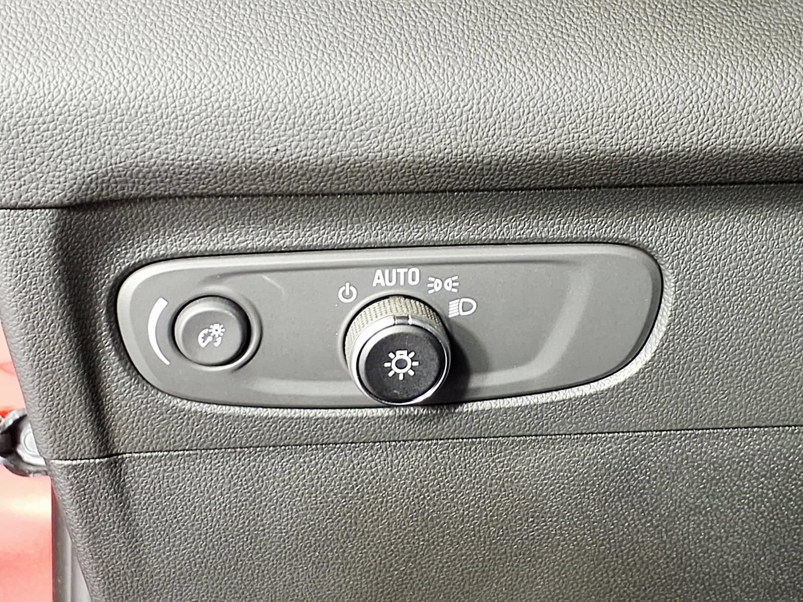 Used 2023 Buick Envision Essence w/ Sport Touring Package FWD image 19