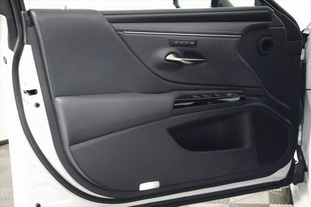 Certified 2025 Lexus ES 350 w/ Premium Package image 12