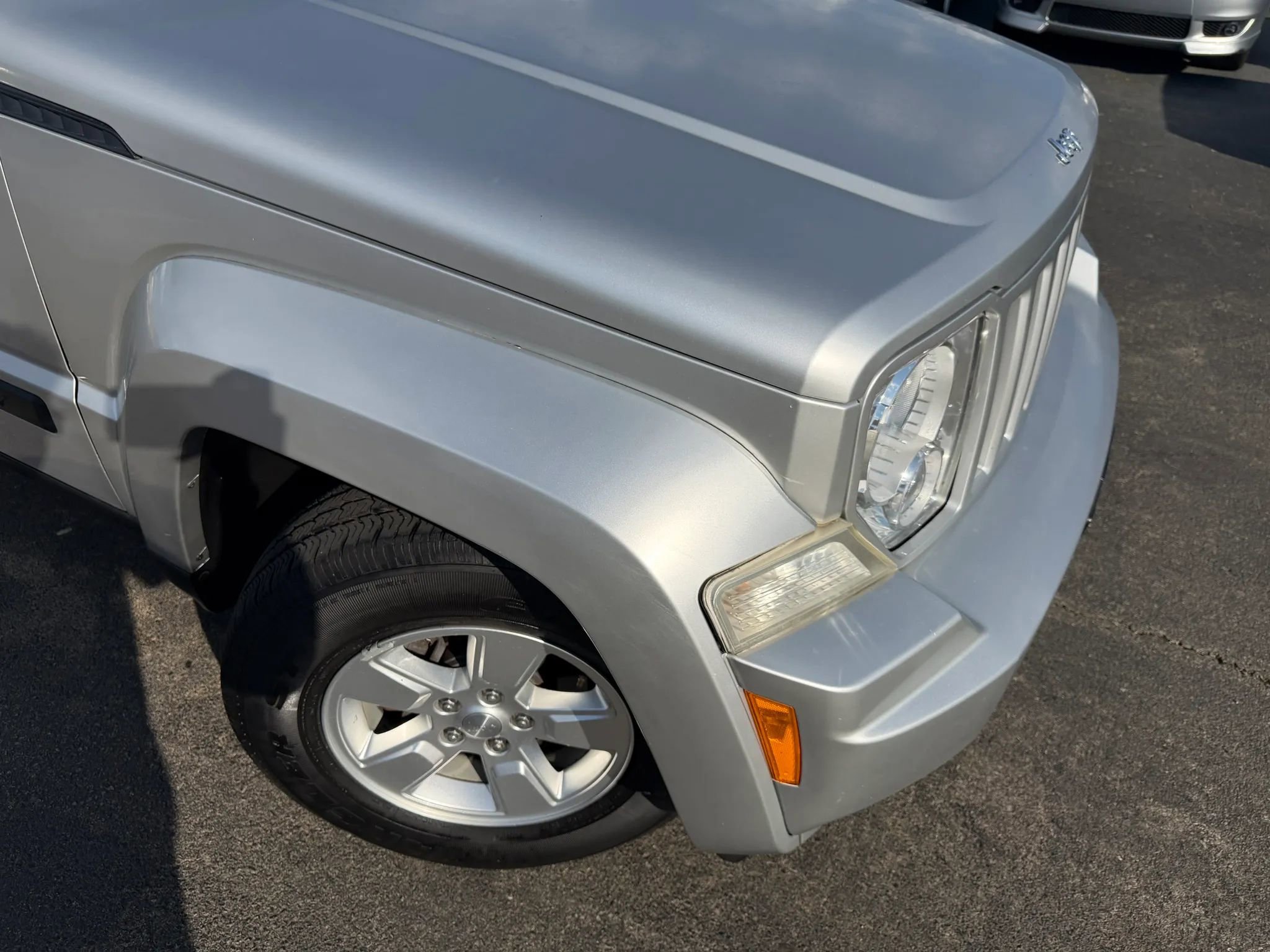 Used 2011 Jeep Liberty Sport AWD/4WD image 42