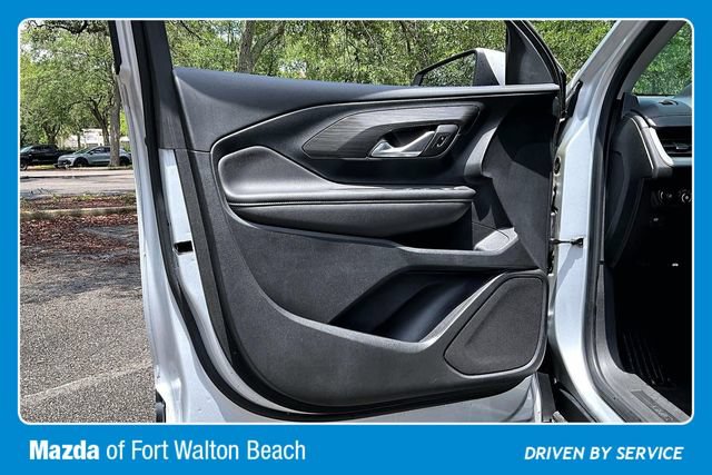 Used 2022 GMC Terrain SLE FWD image 17