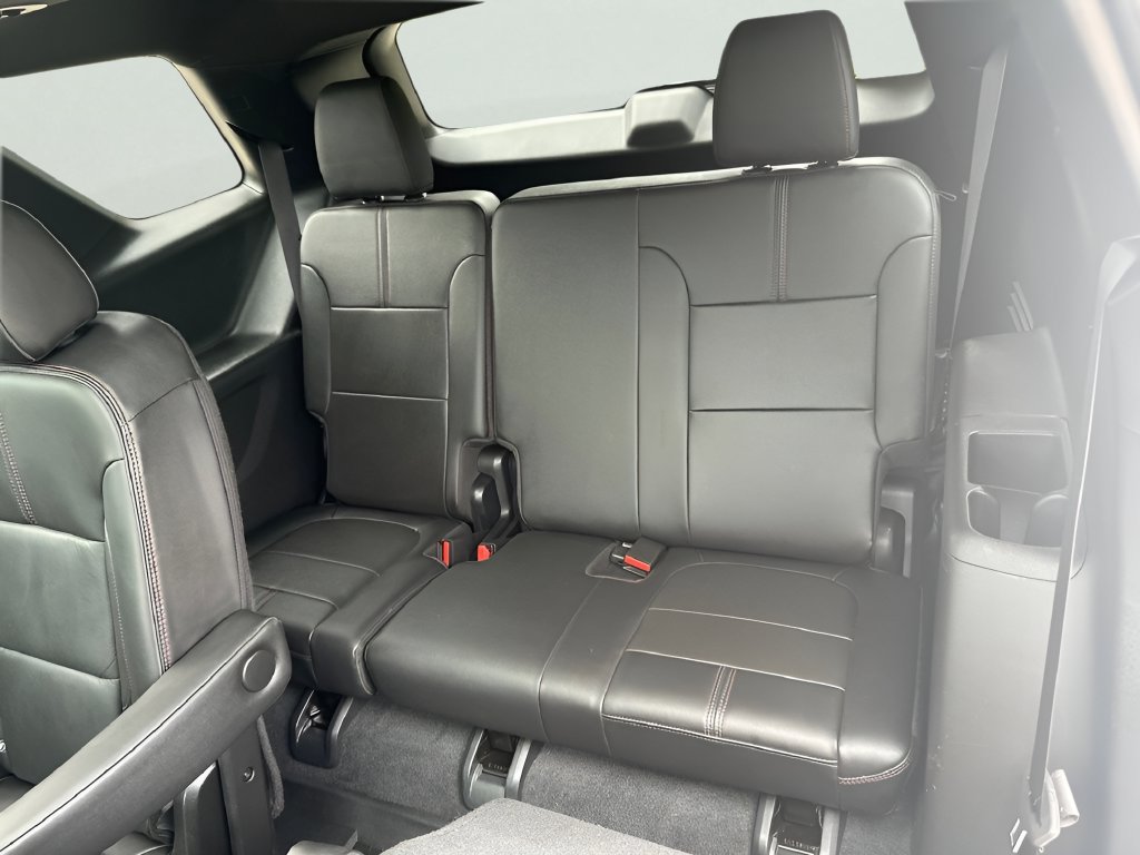 Used 2023 Chevrolet Traverse RS AWD/4WD image 25