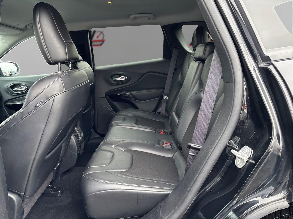 Used 2021 Jeep Cherokee Latitude Plus image 10