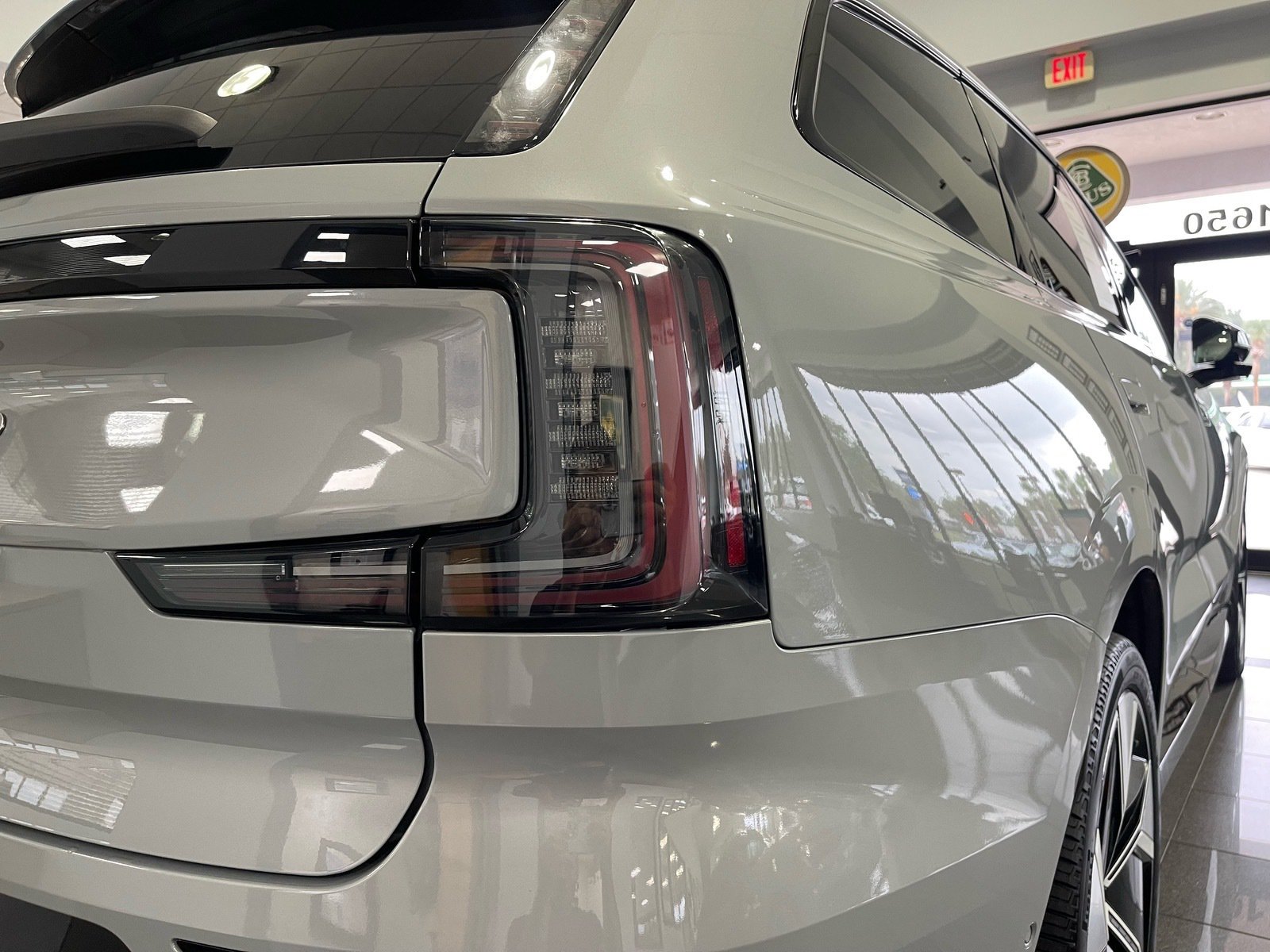 Used 2025 Volvo EX90 Ultra AWD/4WD image 17