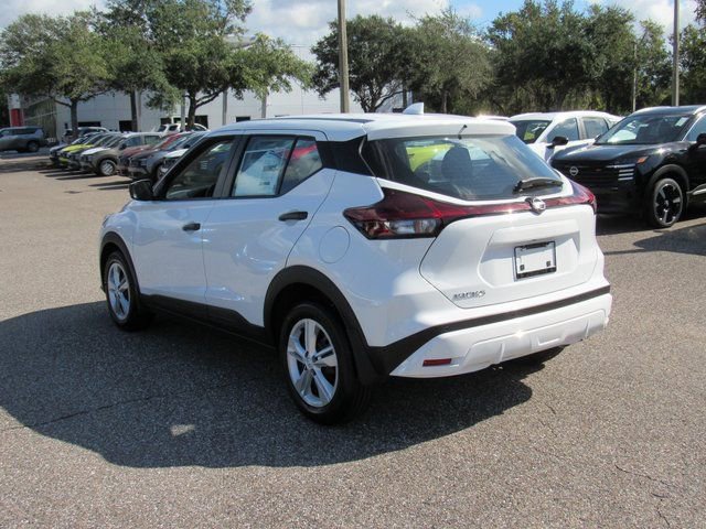 New 2025 Nissan Kicks Play S image 5