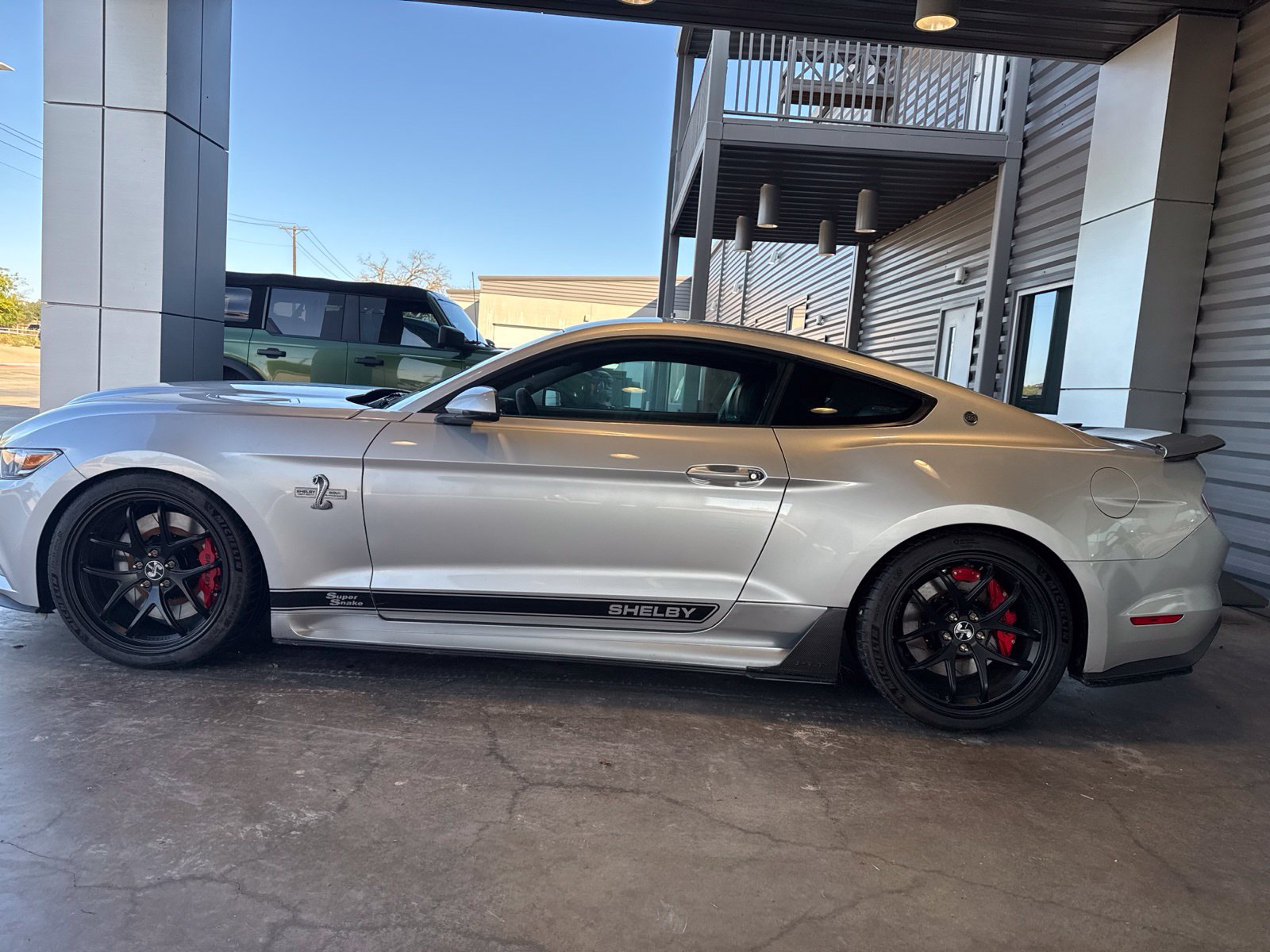 Used 2017 Ford Mustang GT Premium w/ Equipment Group 401A RWD image 7
