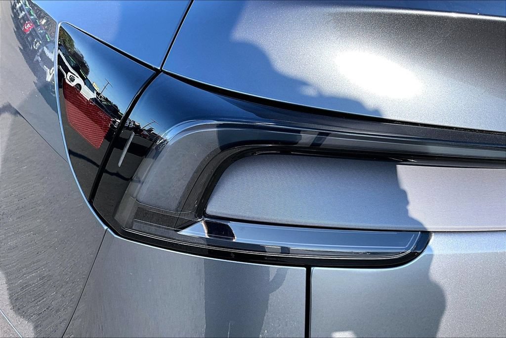 Used 2026 Tesla Model Y AWD image 29