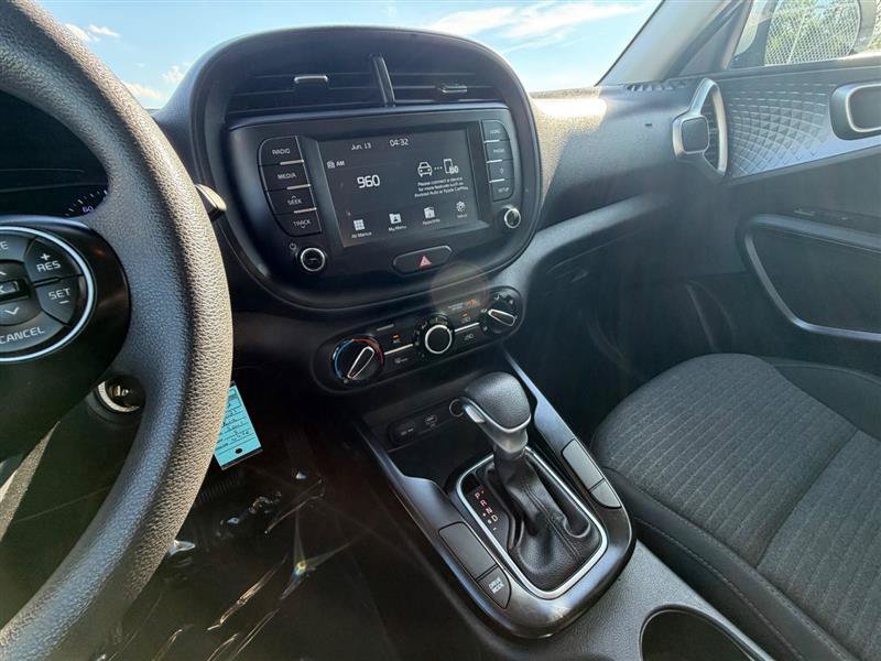 Used 2021 Kia Soul S FWD image 15