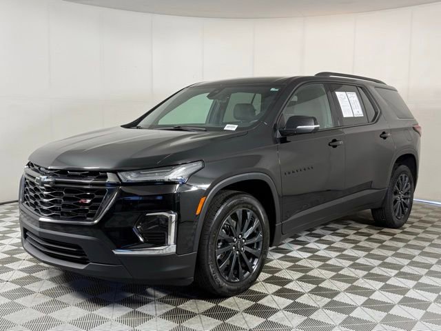 Used 2023 Chevrolet Traverse RS w/ LPO, Floor Liner Package FWD image 3