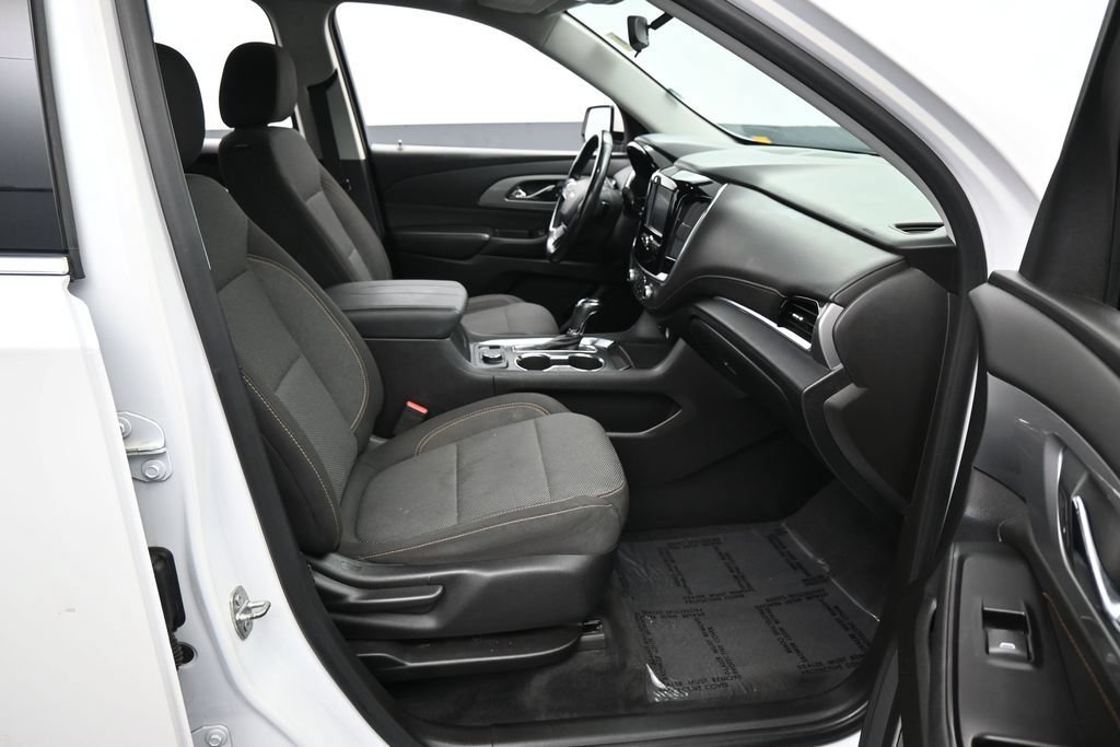 Used 2019 Chevrolet Traverse LT FWD image 39