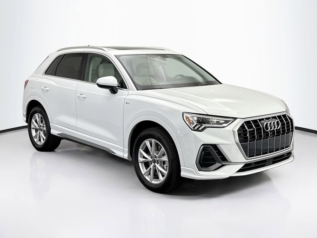 Used 2025 Audi Q3 2.0T Premium w/ Convenience Package image 3