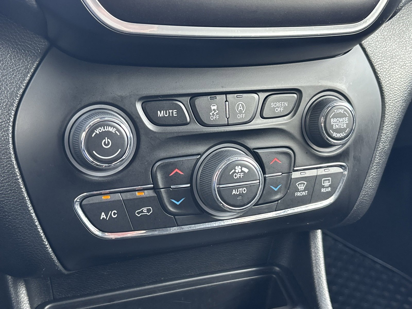 Used 2022 Jeep Cherokee Trailhawk w/ Sun, Sound & Nav Group image 23