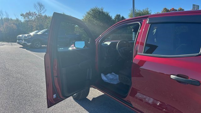 Certified 2024 Chevrolet Colorado Trail Boss w/ Advanced Trailering Package image 11