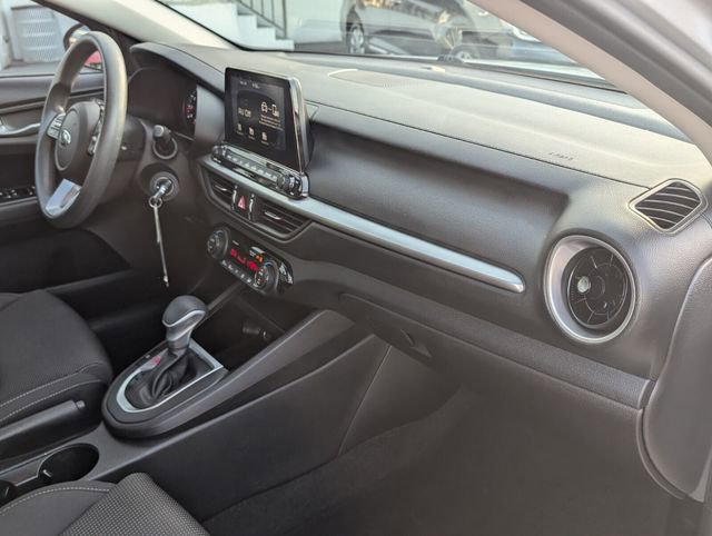 Used 2019 Kia Forte LXS image 17