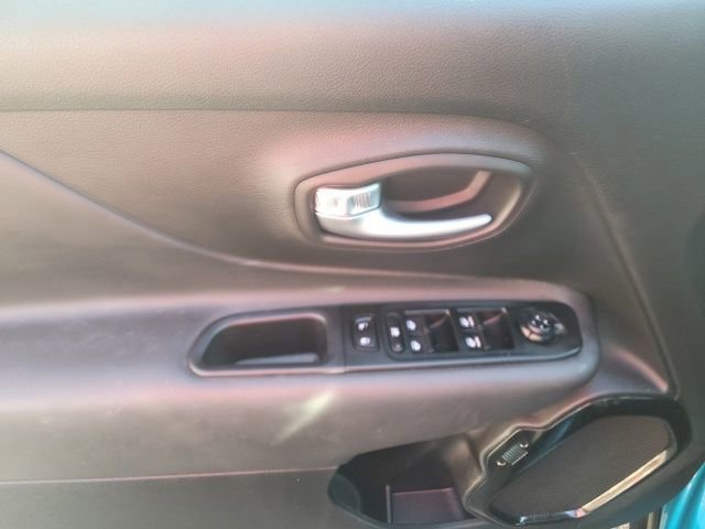 Used 2022 Jeep Renegade Altitude image 15