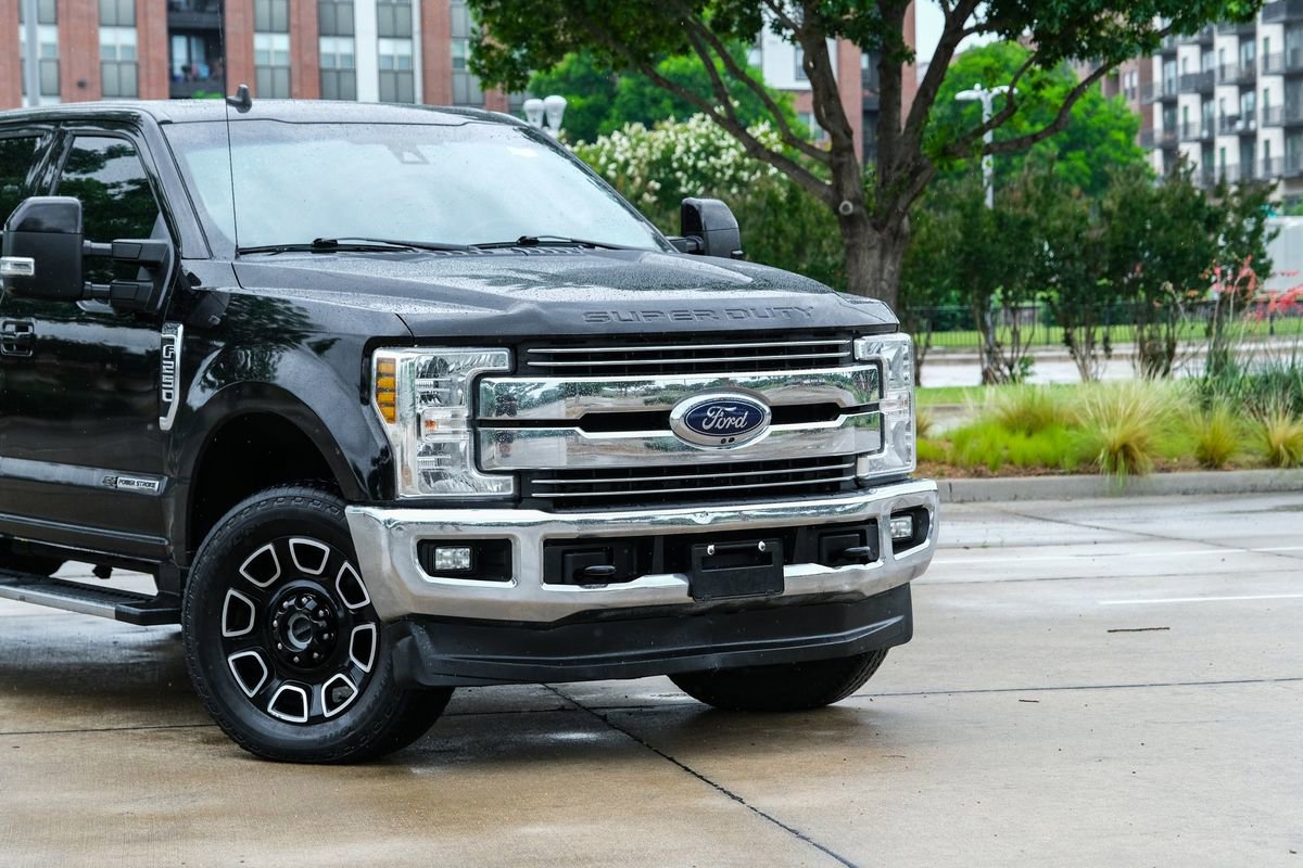 Used 2019 Ford F250 Lariat w/ Lariat Ultimate Package AWD/4WD image 3