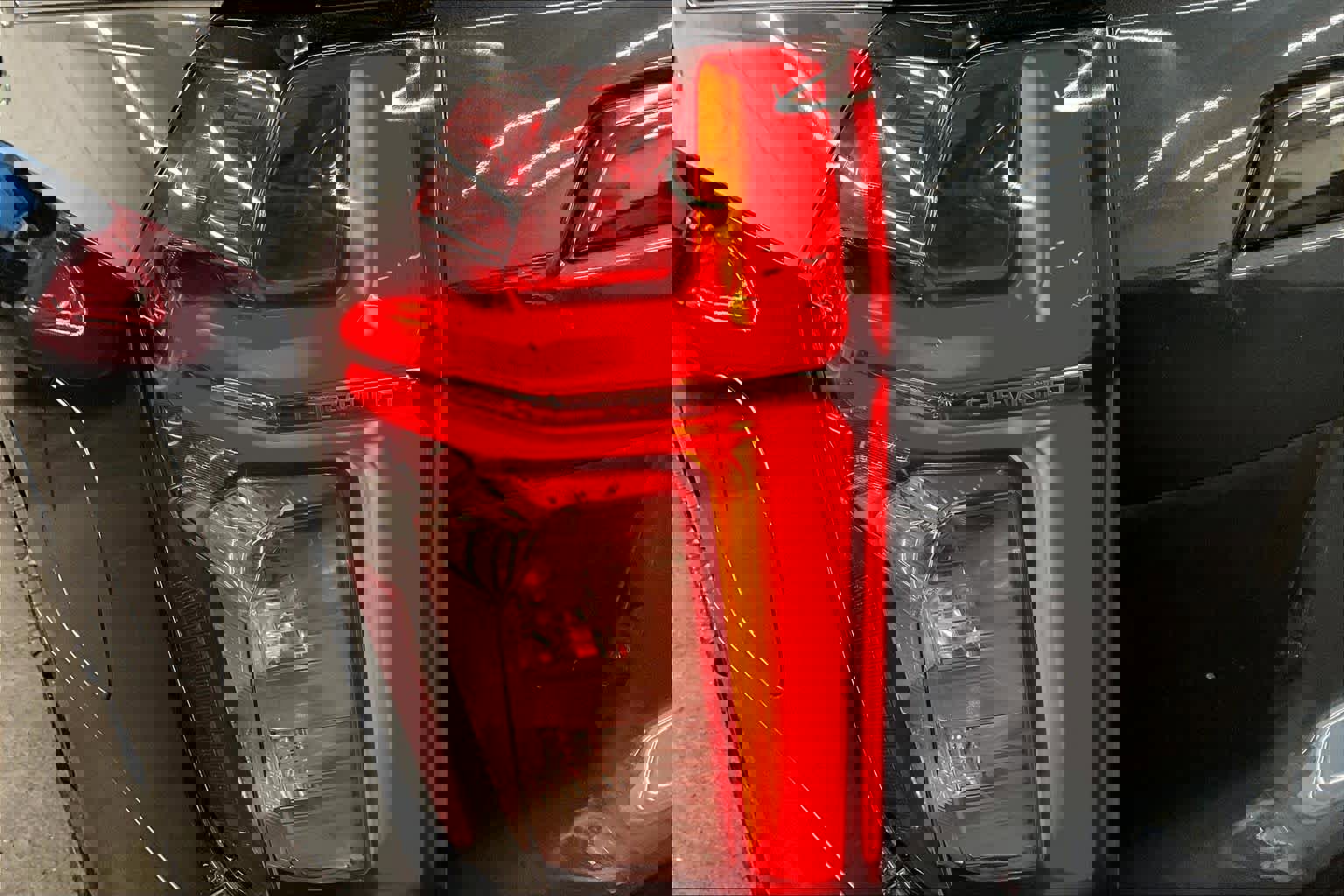 Used 2021 Chevrolet Suburban Z71 w/ Z71 Signature Package image 28