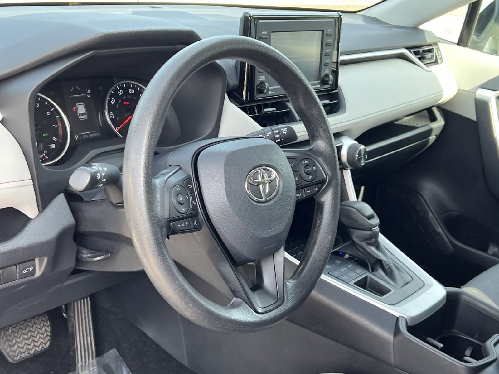 Used 2022 Toyota RAV4 XLE w/ Convenience Package AWD/4WD image 13