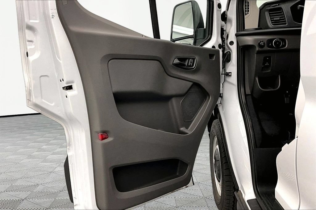 Used 2026 Ford Transit 150 Low Roof RWD image 23