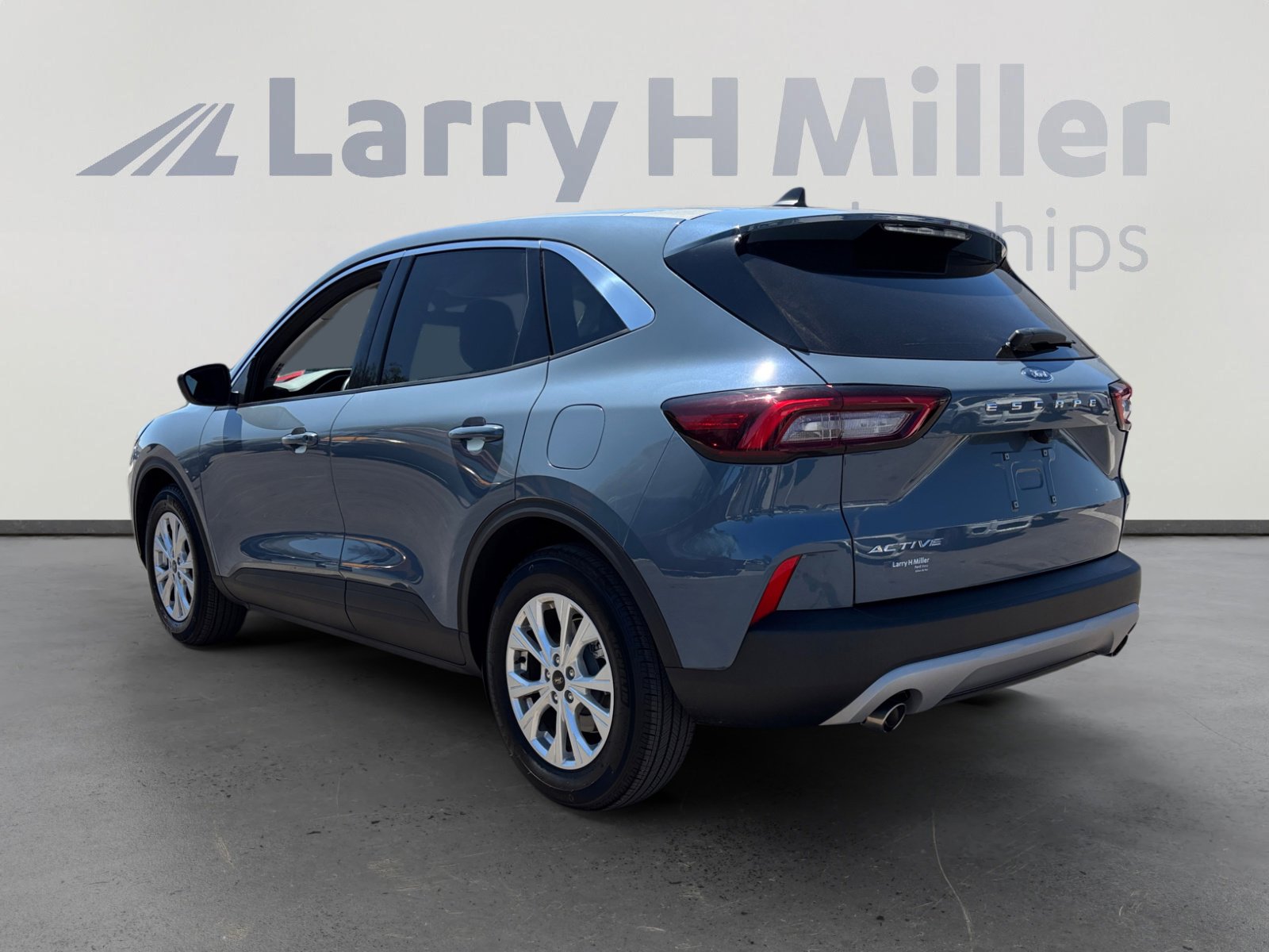 Certified 2024 Ford Escape Active FWD image 3