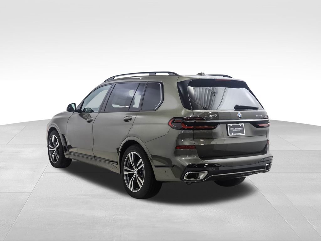 Used 2025 BMW X7 xDrive40i w/ M Sport Package image 3