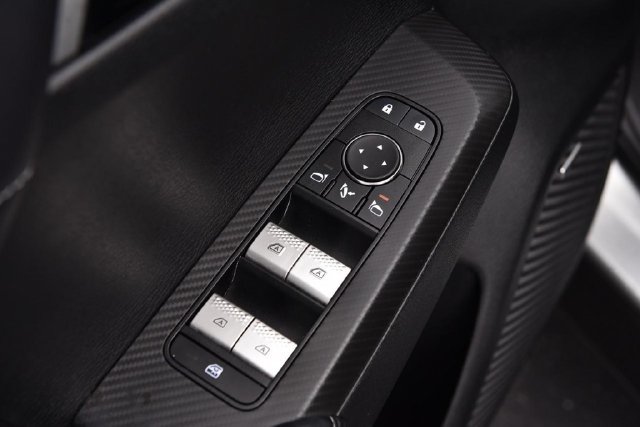 Used 2025 Mitsubishi Outlander AWD image 8