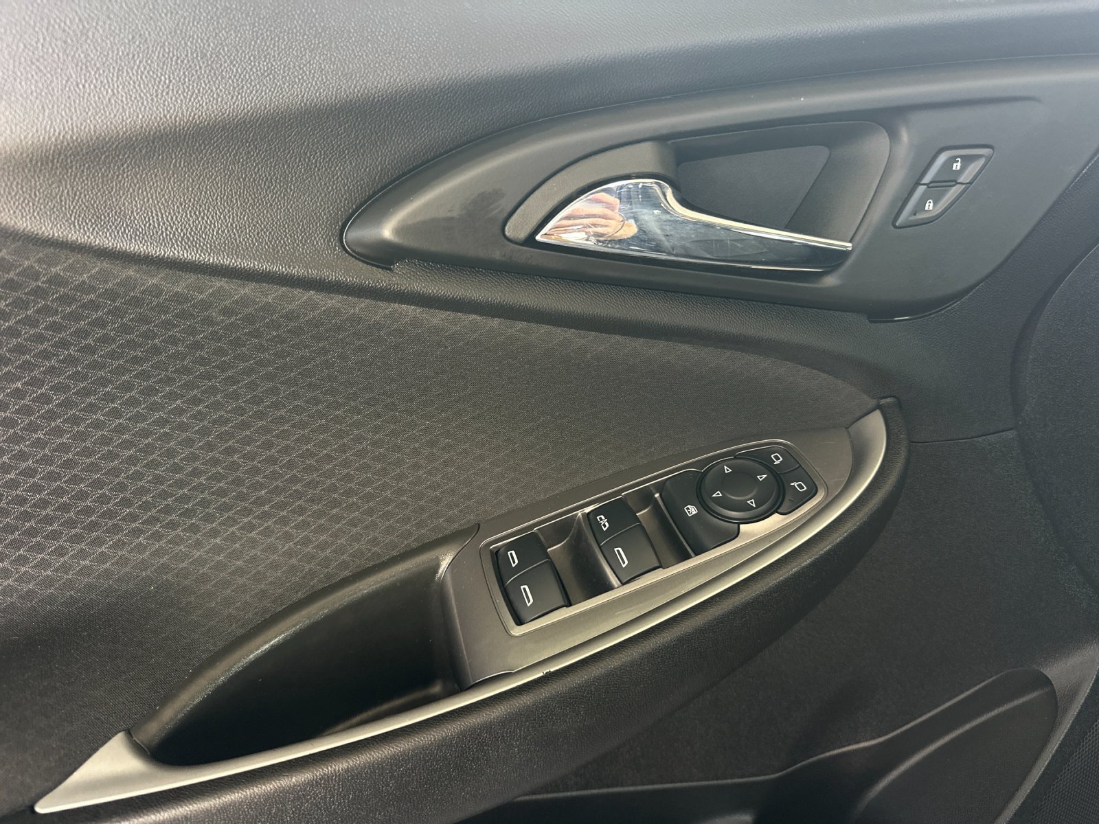 Used 2025 Chevrolet Malibu LT FWD image 10