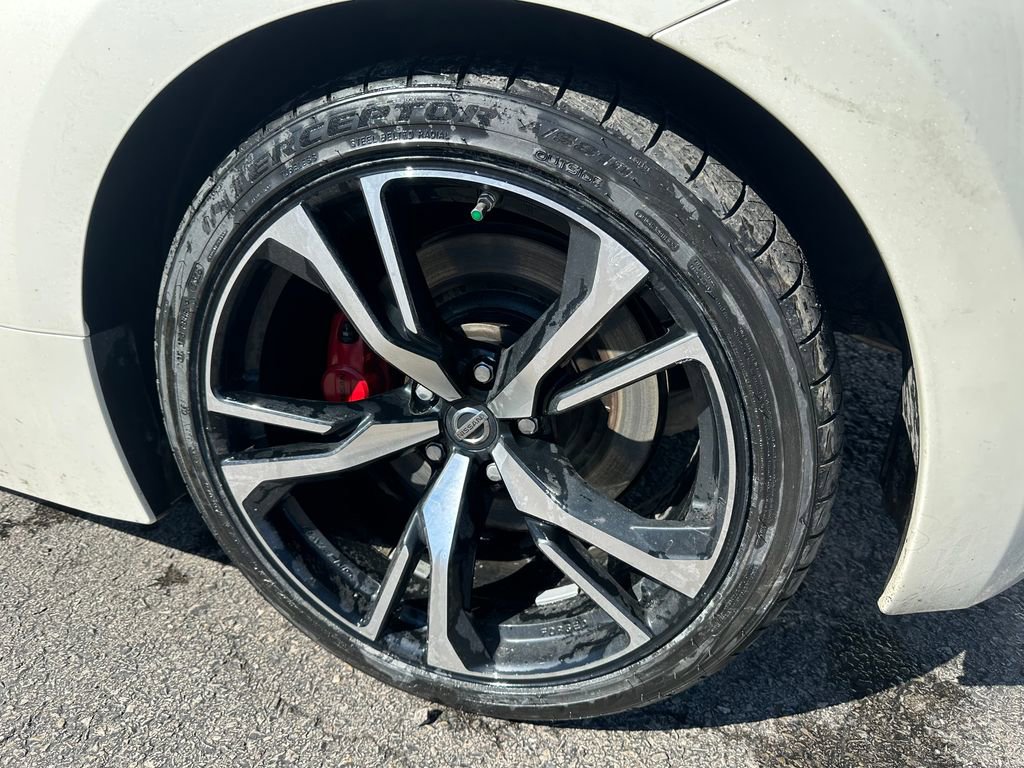 Used 2018 Nissan 370Z Touring Sport RWD image 21