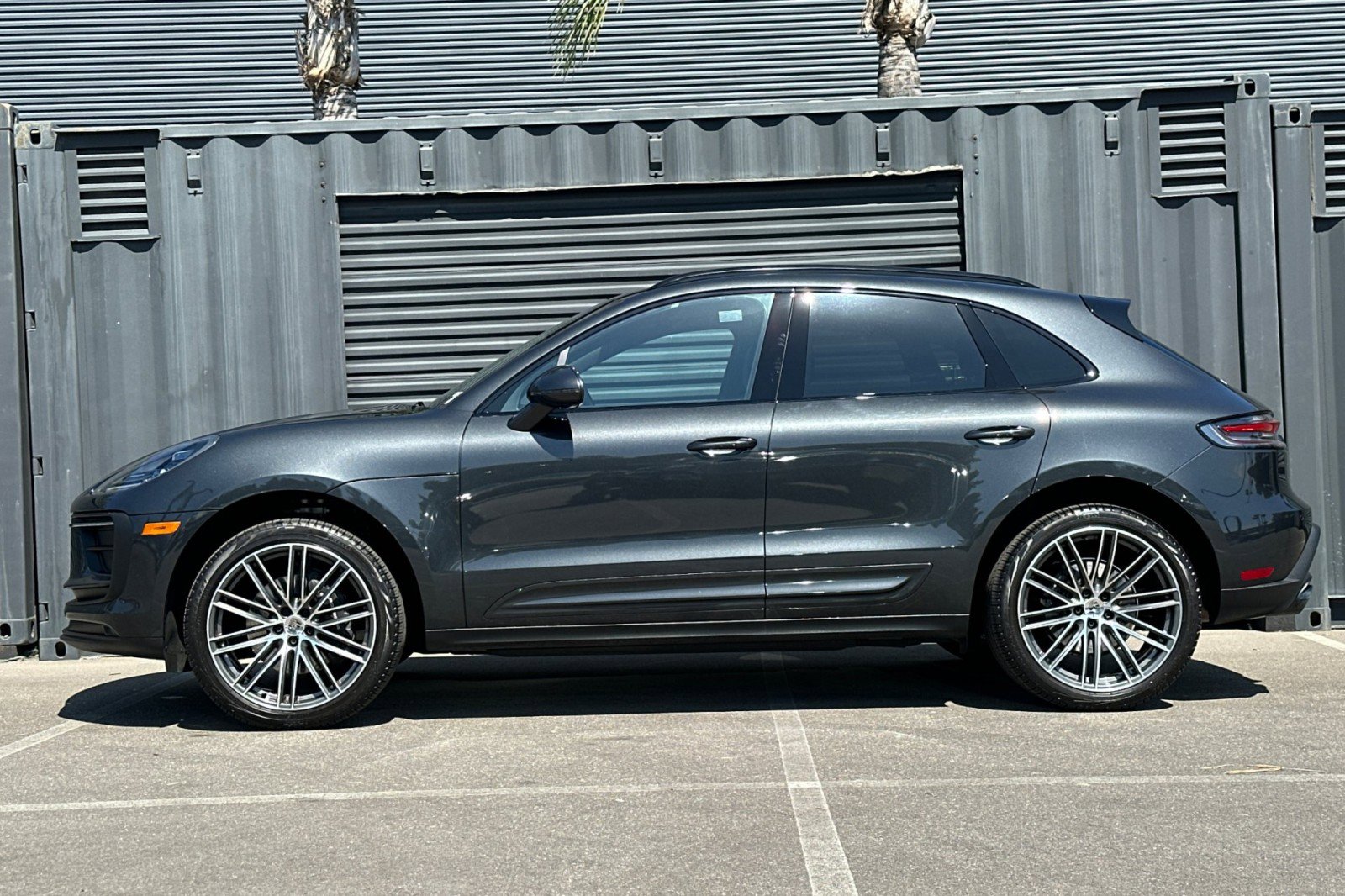 Used 2025 Porsche Macan video 2