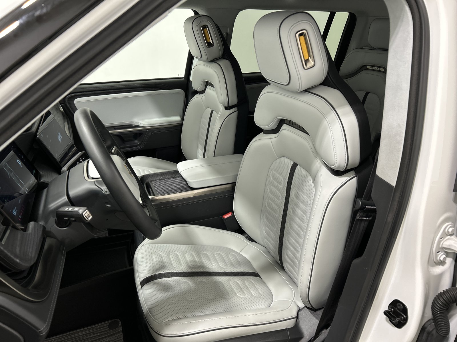 Used 2024 Rivian R1S Adventure AWD/4WD image 20