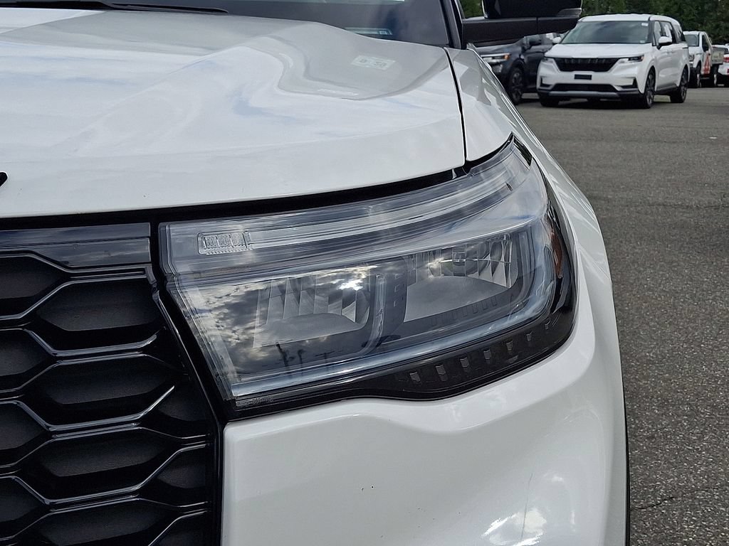 Used 2025 Ford Explorer ST AWD/4WD image 10