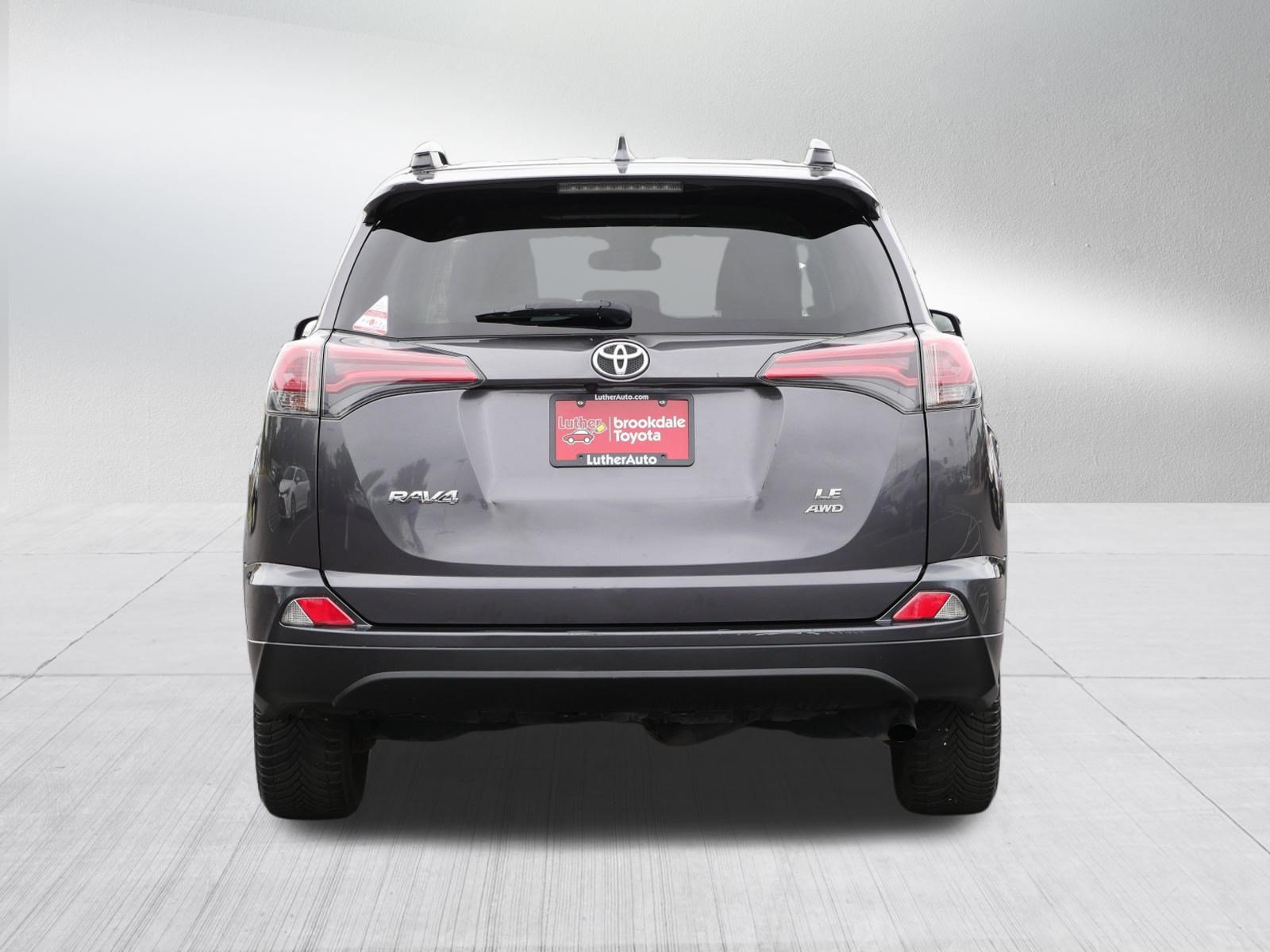 Used 2018 Toyota RAV4 LE w/ Carpet Mat Package AWD/4WD image 6