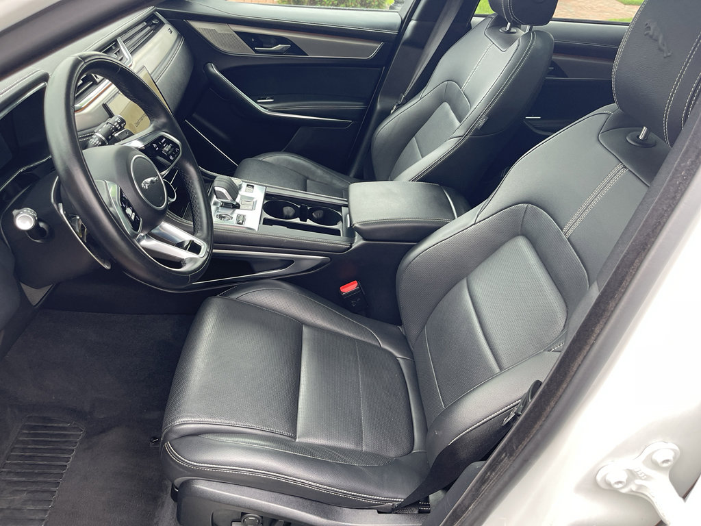Used 2025 Jaguar F-PACE R-Dynamic S image 14