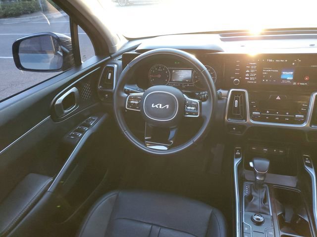 Used 2023 Kia Sorento S image 12