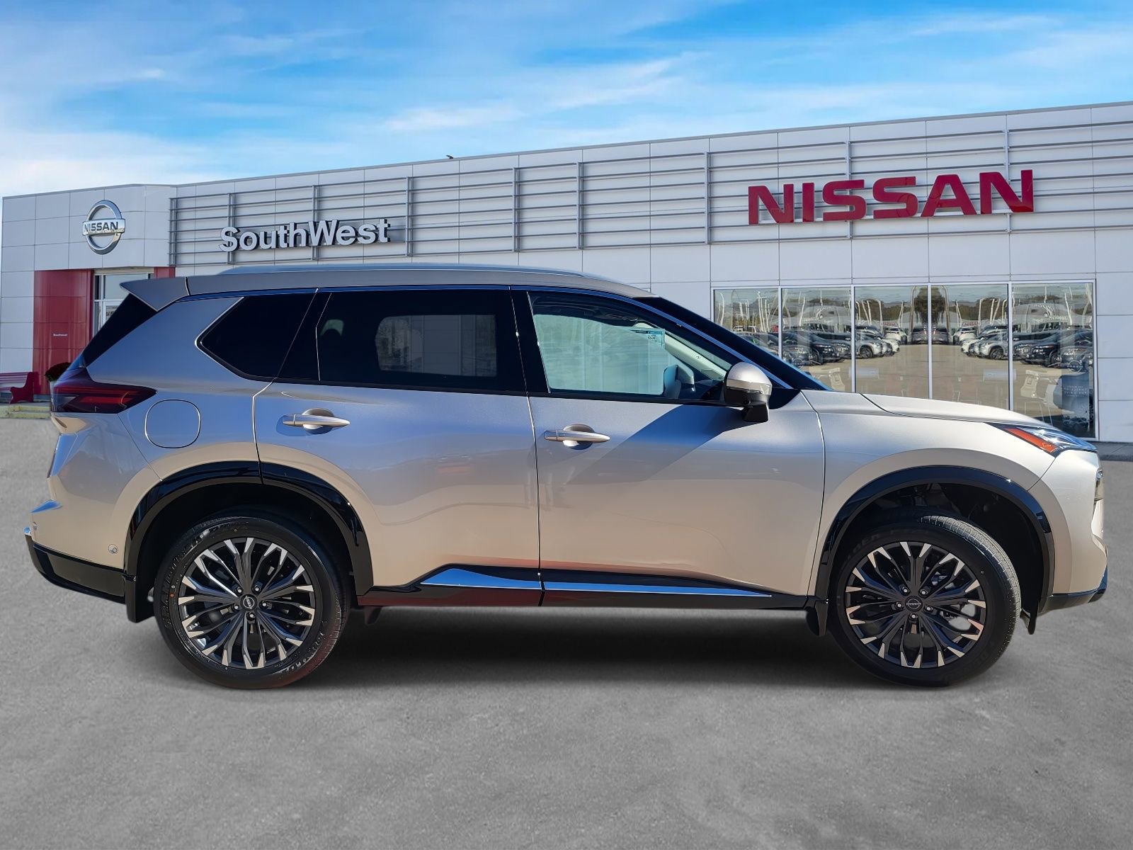 New 2026 Nissan Rogue Platinum image 5