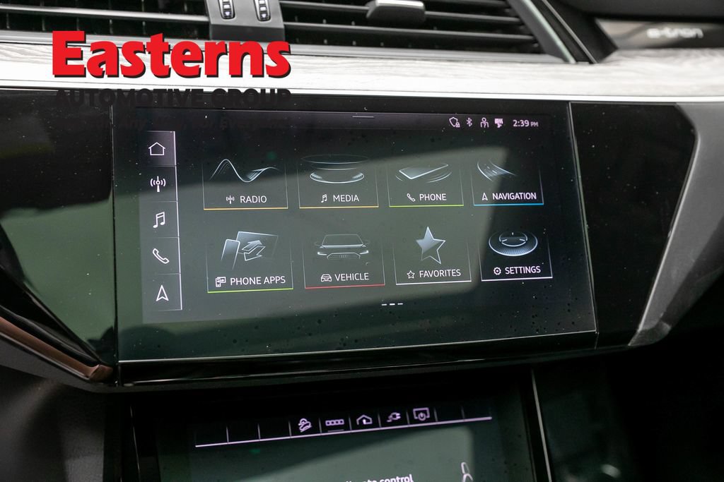 Used 2021 Audi e-tron Premium w/ Convenience Plus Package AWD/4WD image 21
