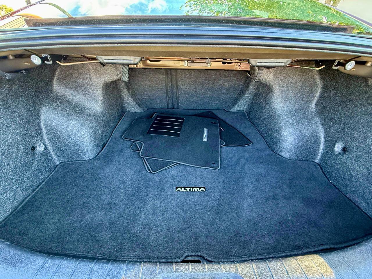Used 2024 Nissan Altima 2.5 SV image 36