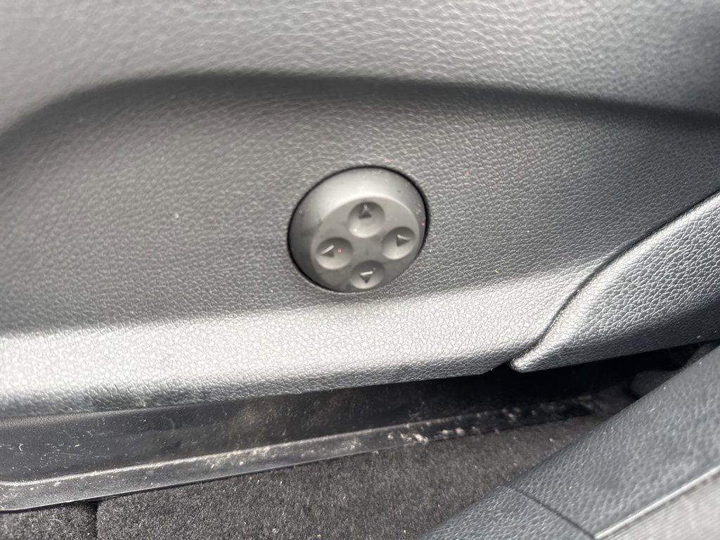 Used 2022 Mercedes-Benz GLC 300 4MATIC w/ Multimedia Package Lite image 20