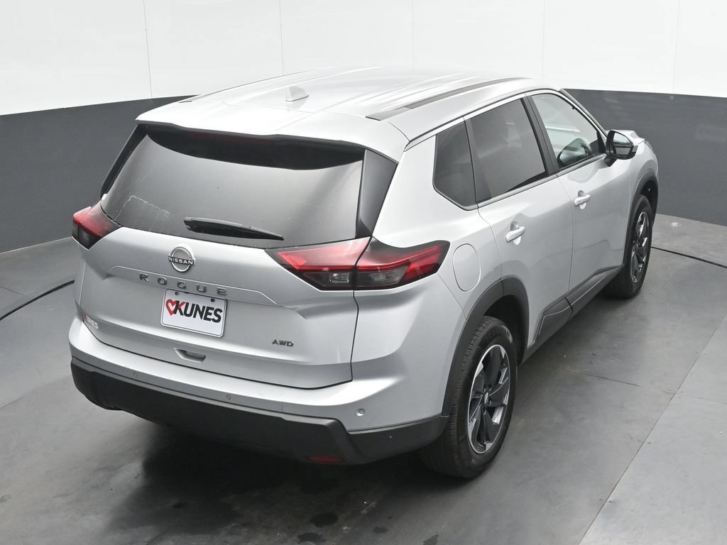 Used 2025 Nissan Rogue SV AWD/4WD image 31