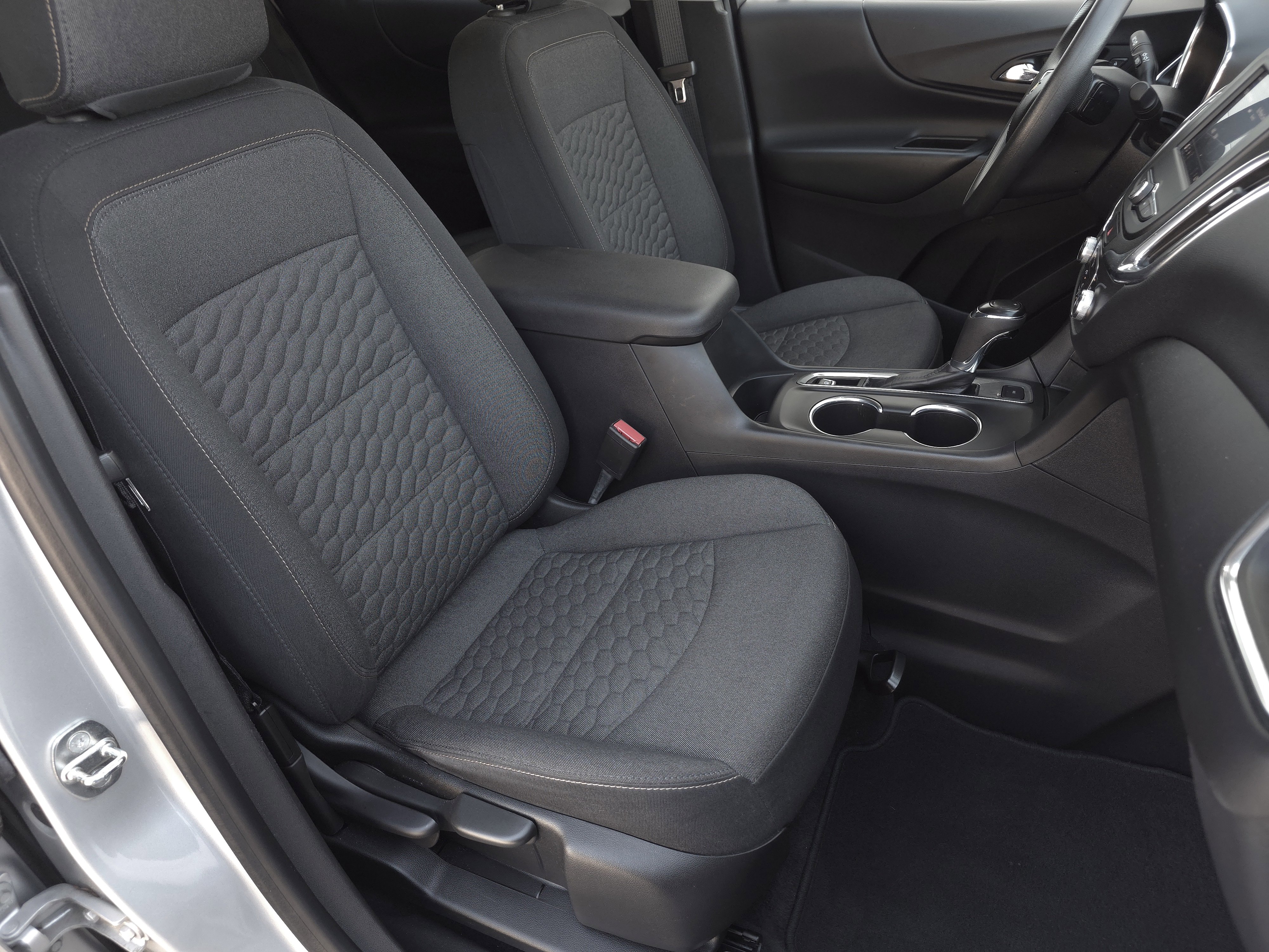 Used 2020 Chevrolet Equinox LT image 34