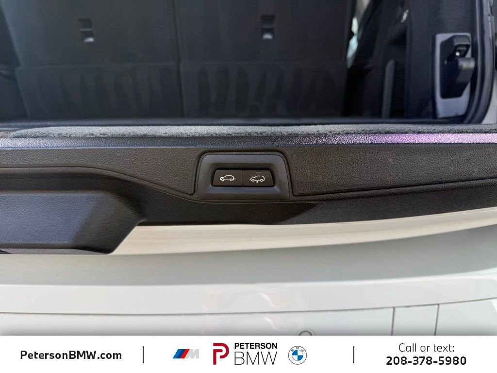 Used 2024 BMW X7 xDrive40i image 11