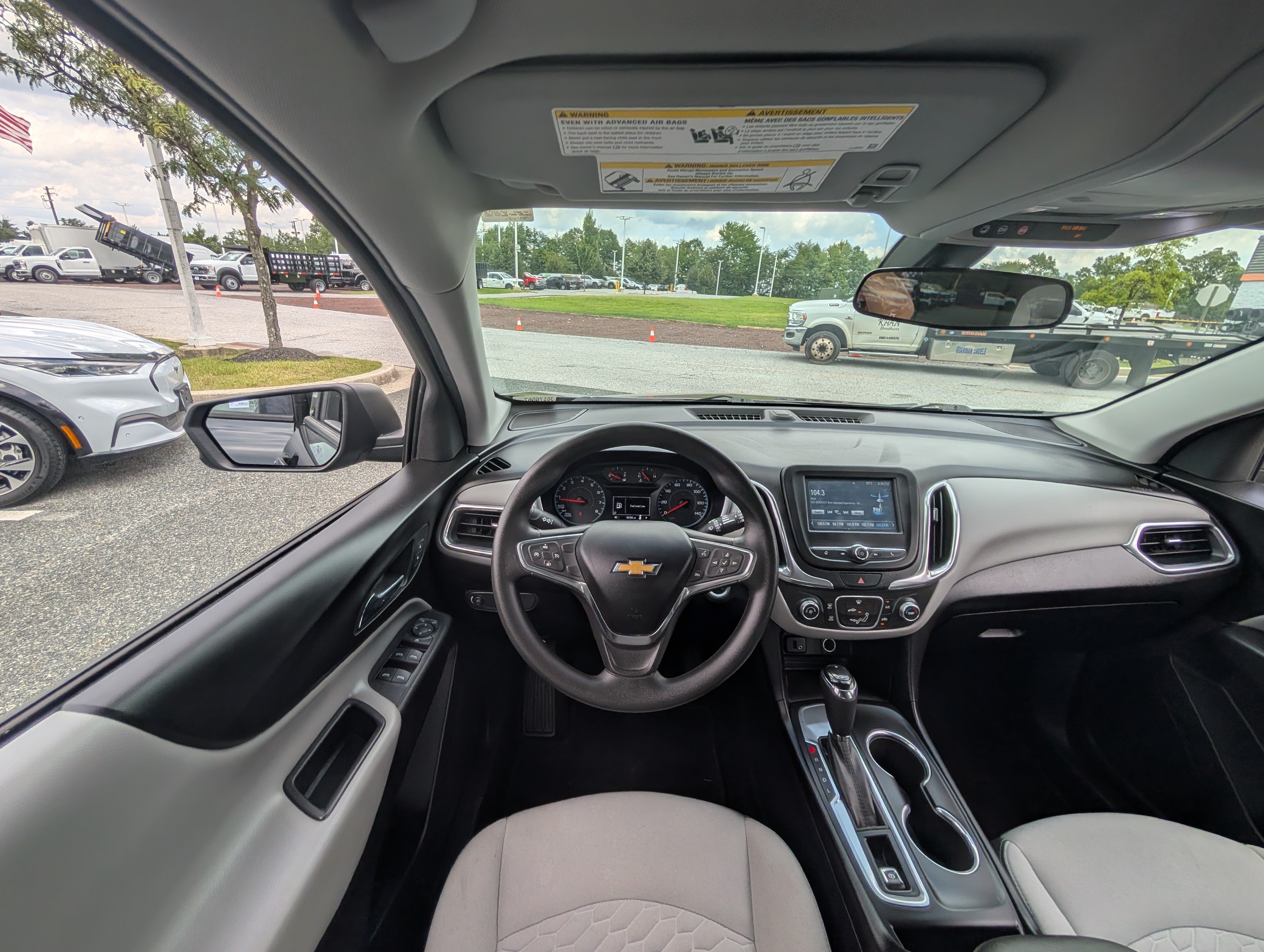 Used 2018 Chevrolet Equinox LS FWD image 18