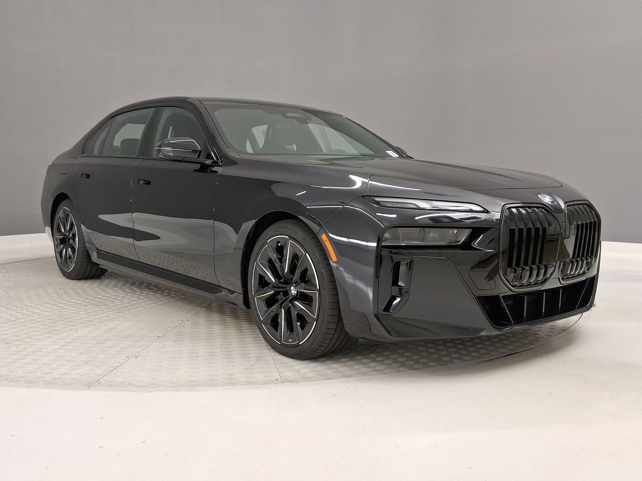 New 2026 BMW 750e xDrive w/ Premium Package AWD/4WD image 5
